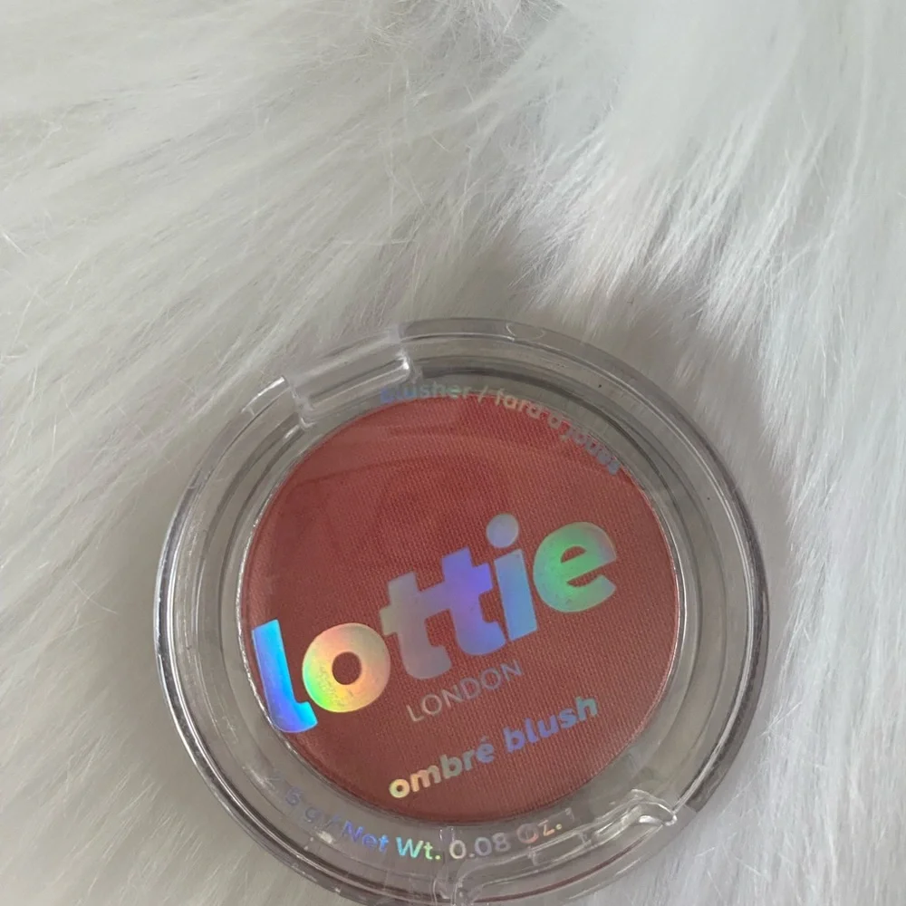 Lottie London Ombré blush in exposed - Picture 3 of 11